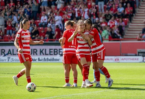 Soccer, Women, Season 2025 2026, Google Pixel Women Bundesliga 3 Matchday , 1 FC Union Berlin SGS Essen, f l Tanja Pawollek 1 Women 1 FC Union , Dina Orschmann 1 Women 1 FC Union , Sophie Weidauer 1 Women 1 FC Union , Anna Weiß 1 Women 1 FC Union , Cheering after goal to 2 0, 20 09 2025, Copyright: xMatthiasxKochx