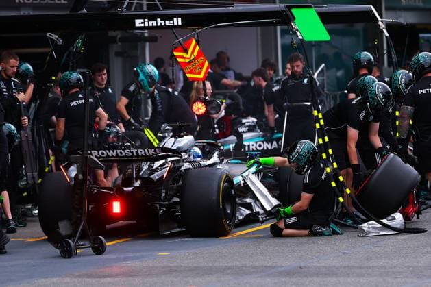 F1 - AZERBAIJAN GRAND PRIX 2025 63 RUSSELL George (gbr), Mercedes AMG F1 Team W16, action during the 2025 Formula 1 Qatar Airways Azerbaijan Grand Prix, 17th round of the 2025 FIA Formula One World Championship, WM, Weltmeisterschaft from September 19 to 21, 2025 on the Baku City Circuit, in Baku, Azerbaijan - BakuAzerbaijan  Copyright: xEricxAlonsox