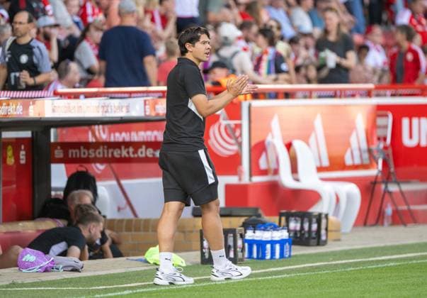 Soccer, Women, Season 2025 2026, Google Pixel Women Bundesliga 3 Matchday , 1 FC Union Berlin SGS Essen, Team manager Robert Augustin SGS Essen , 20 09 2025, Copyright: xMatthiasxKochx