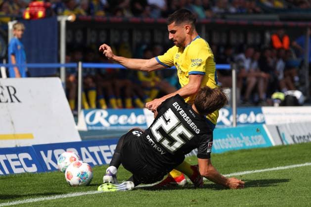Braunschweig vs Elversberg, 2 BL Braunschweig, 20 09 2025, FOOTBALL Eintracht Braunschweig vs SV Elversberg, 2 BL, Season 2025 26 Fabio Di Michele Sanchez Eintracht Braunschweig , Lukas Petkov Elversberg Braunschweig