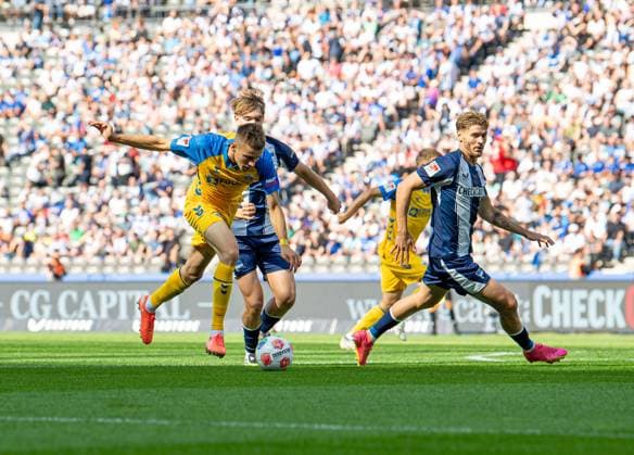 Soccer, Men, Season 2025 2026, 2 Bundesliga 6 Matchday , Hertha BSC SC Paderborn, v l Filip Bilbija Paderborn , Kennet Eichhorn Hertha BSC , Marton Dardai Hertha BSC , 20 09 2025, Copyright: xSebastianxRäppold MatthiasxKochx