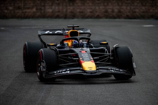 F1 - AZERBAIJAN GRAND PRIX 2025 01 VERSTAPPEN Max (nld), Red Bull Racing RB21, action during the 2025 Formula 1 Qatar Airways Azerbaijan Grand Prix, 17th round of the 2025 FIA Formula One World Championship, WM, Weltmeisterschaft from September 19 to 21, 2025 on the Baku City Circuit, in Baku, Azerbaijan - BakuAzerbaijan  Copyright: xALBERTOxVIMERCATIx