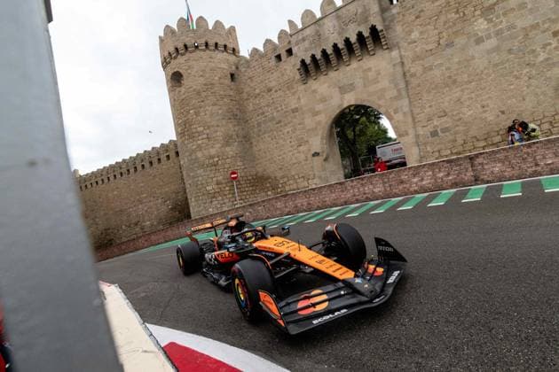 F1 - AZERBAIJAN GRAND PRIX 2025 81 PIASTRI Oscar (aus), McLaren F1 Team MCL39, action during the 2025 Formula 1 Qatar Airways Azerbaijan Grand Prix, 17th round of the 2025 FIA Formula One World Championship, WM, Weltmeisterschaft from September 19 to 21, 2025 on the Baku City Circuit, in Baku, Azerbaijan - BakuAzerbaijan  Copyright: xALBERTOxVIMERCATIx