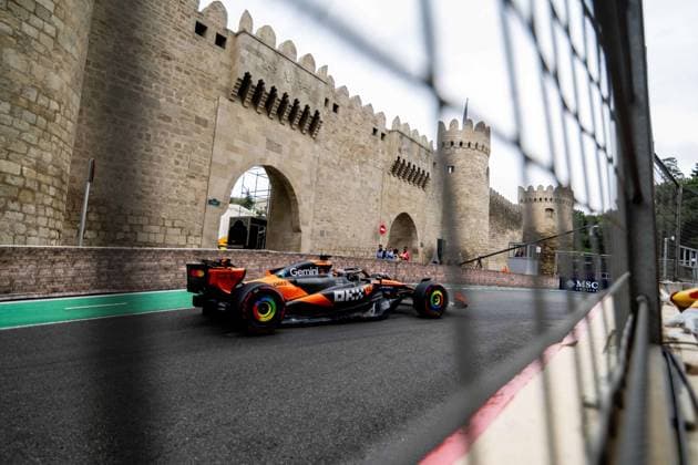 F1 - AZERBAIJAN GRAND PRIX 2025 81 PIASTRI Oscar (aus), McLaren F1 Team MCL39, action during the 2025 Formula 1 Qatar Airways Azerbaijan Grand Prix, 17th round of the 2025 FIA Formula One World Championship, WM, Weltmeisterschaft from September 19 to 21, 2025 on the Baku City Circuit, in Baku, Azerbaijan - BakuAzerbaijan  Copyright: xALBERTOxVIMERCATIx
