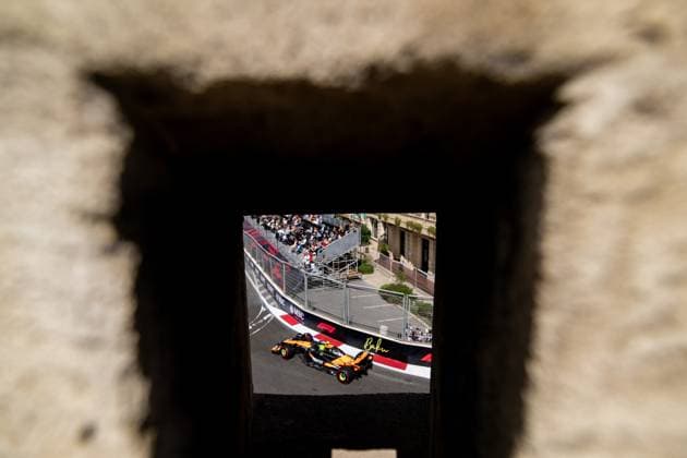 F1 - AZERBAIJAN GRAND PRIX 2025 04 NORRIS Lando (gbr), McLaren F1 Team MCL39, action during the 2025 Formula 1 Qatar Airways Azerbaijan Grand Prix, 17th round of the 2025 FIA Formula One World Championship, WM, Weltmeisterschaft from September 19 to 21, 2025 on the Baku City Circuit, in Baku, Azerbaijan - BakuAzerbaijan  Copyright: xALBERTOxVIMERCATIx