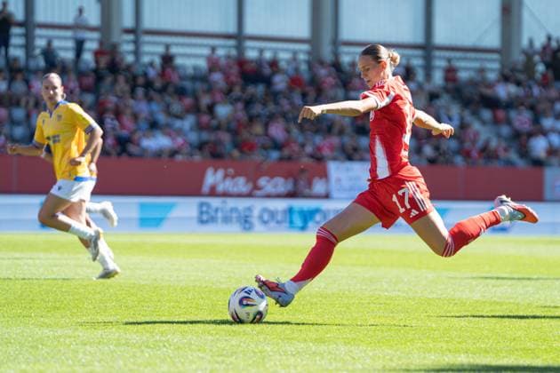 Klara Bühl 17 FC Bayern in action at the Google Pixel Womens Bundesliga match FC Bayern Munich FC Carl Zeiss Jena on 20 09 2025 Munich FC Bayern Campus Bayern Germany