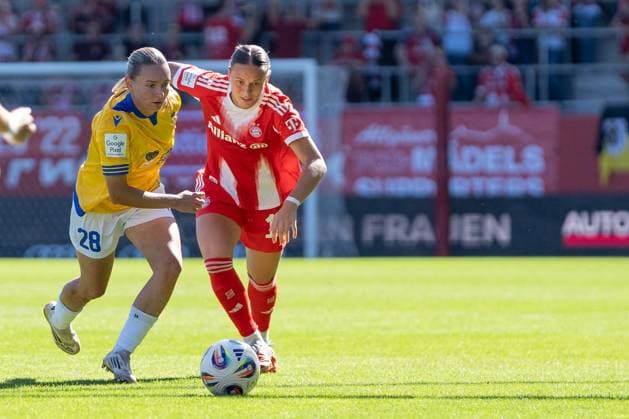 Emily Reske 28 Jena and Klara Bühl 17 FC Bayern in action at the Google Pixel Womens Bundesliga match FC Bayern Munich FC Carl Zeiss Jena on 20 09 2025 Munich FC Bayern Campus Bayern Germany