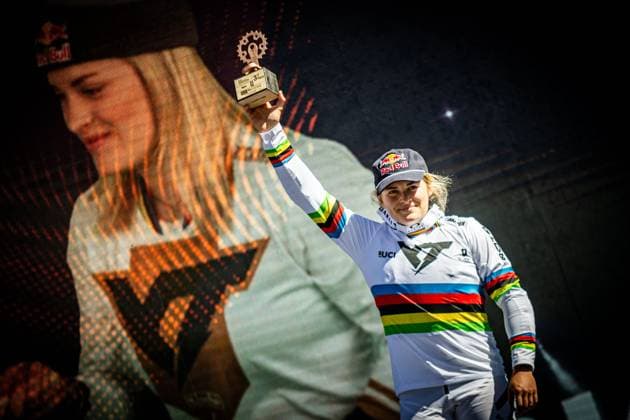 Whoop UCI Mountainbikeworldcup Downhill Lenzerheide HÖLL Valentina YT MOBat Whoop UCI Mountainbikeworldcup Downhill Lenzerheide, 20 09 2025,in Lenzerheide,SUI Photo Sebastian Sternemannat Whoop UCI Mountainbikeworldcup Downhill Lenzerheide, 20 09 2025,in Lenzerheide,SUI Photo Sebastian Sternemann