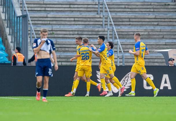 Football, Men, Season 2025 2026, 2 Bundesliga 6 Matchday , Hertha BSC SC Paderborn, f l Filip Bilbija Paderborn , Sebastian Klaas Paderborn , Raphael Obermair Paderborn , Mika Baur Paderborn , Steffen Tigges Paderborn , Celebration after goal to 0 2, left Marten Winkler Hertha BSC , 20 09 2025, Copyright: xSebastianxRäppold MatthiasxKochx