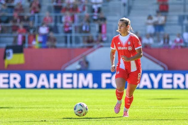 Lena Oberdorf 8 Bayern in action at the Google Pixel Womens Bundesliga match FC Bayern Munich FC Carl Zeiss Jena on 20 09 2025 Munich FC Bayern Campus Bayern Germany