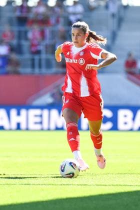 Lena Oberdorf 8 Bayern in action at the Google Pixel Womens Bundesliga match FC Bayern Munich FC Carl Zeiss Jena on 20 09 2025 Munich FC Bayern Campus Bayern Germany