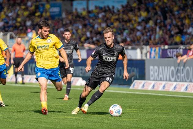 Germany Soccer 2 Bundesliga, Matchday 6 2025 2026, Eintracht Braunschweig SV Elversberg on 20 09 2025 in Braunschweig Eintracht Stadion Tom Zimmerschied SV Elversberg 29 Copyright: xSvenxHeidmannx