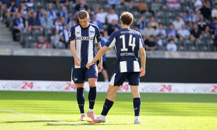 Dawid Kownacki, Maurice Krattenmacher disappointed Disappointment Sport Football Soccer DFL 2 Bundesliga Men 6 Matchday Season 2025 2026 20 09 2025 Hertha BSC Berlin vs SC Paderborn SCP DFL regulations prohibit any use of photographs as image sequences and or quasi video