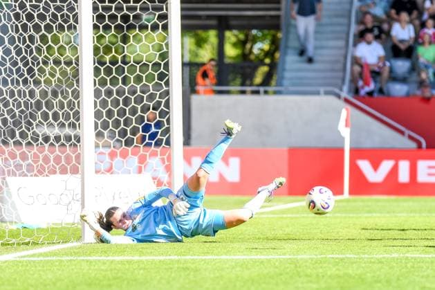 Jasmin Janning 1 Jena in action at the Google Pixel Womens Bundesliga match FC Bayern Munich FC Carl Zeiss Jena on 20 09 2025 Munich FC Bayern Campus Bayern Germany