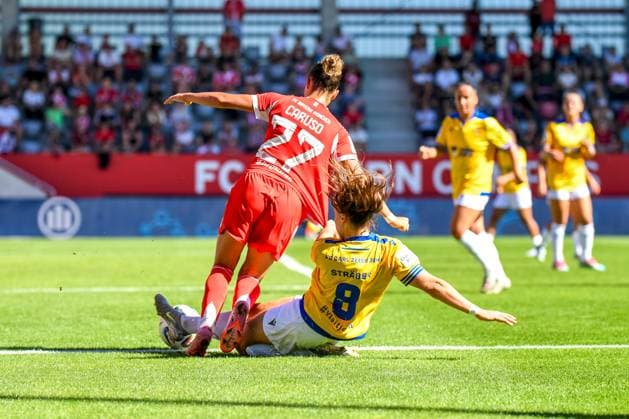 Arianna Caruso 27 Bayern and Felicia Sträßer 8 Jena in action at the Google Pixel Womens Bundesliga match FC Bayern Munich FC Carl Zeiss Jena on 20 09 2025 Munich FC Bayern Campus Bayern Germany