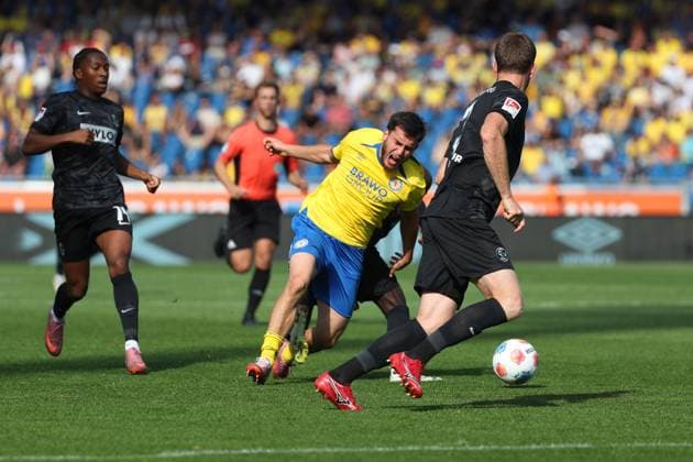 Braunschweig vs Elversberg, 2 BL Braunschweig, 20 09 2025, FOOTBALL Eintracht Braunschweig vs SV Elversberg, 2 BL, Season 2025 26 Mehmet Can Aydin Eintracht Braunschweig , Florian le Joncour Elversberg Braunschweig