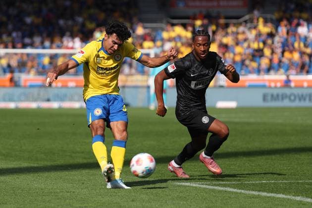Braunschweig vs Elversberg, 2 BL Braunschweig, 20 09 2025, FOOTBALL Eintracht Braunschweig vs SV Elversberg, 2 BL, Season 2025 26 Johan Gomez Eintracht Braunschweig , Jarzinho Malanga Elversberg Braunschweig