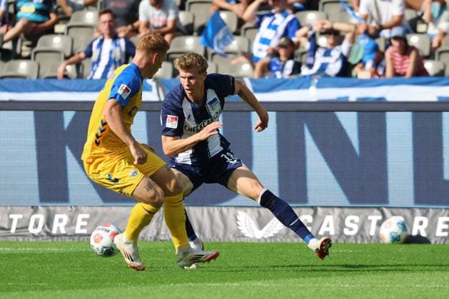 2 Soccer Bundesliga, Hertha BSC SC Paderborn Luca Schuler Hertha BSC 18 in a duel with Laurin Curda SC Paderborn 07 17 , during the match in the 2 Soccer Bundesliga, Hertha BSC SC Paderborn in Berlin, Olympiastadion, on 20 09 2025 DFB regulations prohibit any use of photographs as image sequences and or quasi video Copyright: xBEAUTIFULxSPORTS Frankex