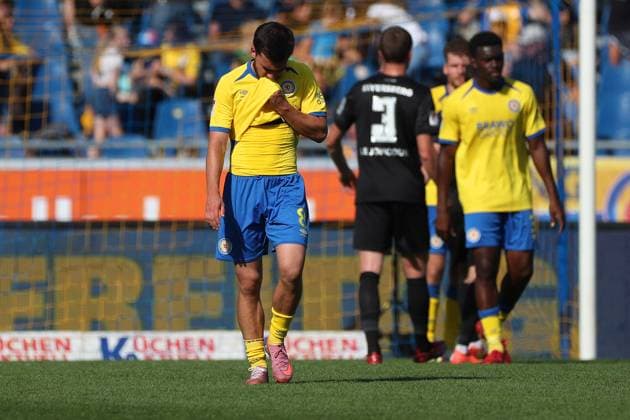 Braunschweig vs Elversberg, 2 BL Braunschweig, 20 09 2025, FUßBALL Eintracht Braunschweig vs SV Elversberg, 2 BL, Season 2025 26 Mehmet Can Aydin Eintracht Braunschweig disappointed, sad, dejected, desperate, down, frustrated, frustration, disappointment Braunschweig