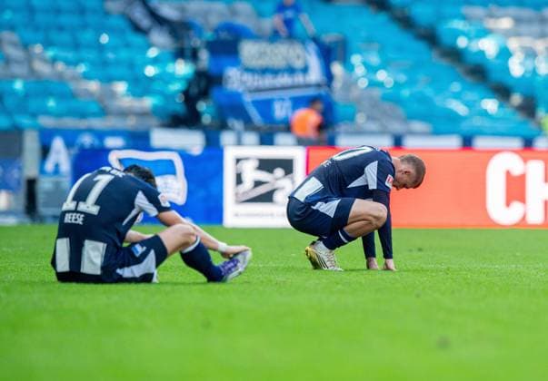 Soccer, Men, Season 2025 2026, 2 Bundesliga 6 Matchday , Hertha BSC SC Paderborn, f l Fabian Reese Hertha BSC , Michael Cuisance Hertha BSC , Disappointment after final whistle, 20 09 2025, Copyright: xSebastianxRäppold MatthiasxKochx