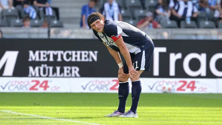 Fabian Reese disappointed Disappointment Sport Soccer Football DFL 2 Bundesliga Men 6 Matchday Season 2025 2026 20 09 2025 Hertha BSC Berlin vs SC Paderborn SCP DFL regulations prohibit any use of photographs as image sequences and or quasi video