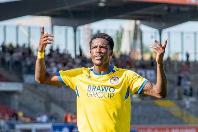 Germany Soccer 2 Bundesliga, Matchday 6 2025 2026, Eintracht Braunschweig SV Elversberg on 20 09 2025 in Braunschweig Eintracht Stadion Christian Joe Conteh Eintracht Braunschweig 32 heats up the fans Copyright: xSvenxHeidmannx
