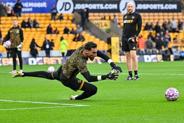 20th September 2025; Molineux Stadium, Wolverhampton, West Midlands, England; Premier League Football, Wolverhampton Wanderers versus Leeds United; Jose Sa of Wolverhampton Wanderers during the pre-match warm-up  GodfreyxPitt