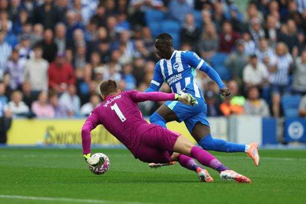 Football - 2025 2026 Premier League - Brighton & Hove Albion vs Tottenham Hotspur - Amex Stadium - Saturday 20th September 2025 Yankuba Minteh of Brighton rounds Guglielmo Vicario of Tottenham Hotspur to slot into an empty net to score during the Premier League match at the Amex Stadium COLORSPORT Shaun Boggust 