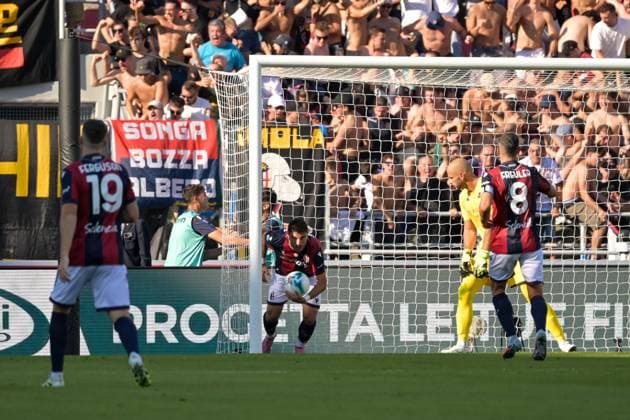 September 20, 2025, Bologna: Bologna s Riccardo Orsolini celebrates after scoring a goal during the Italian soccer Serie A match between Bologna FC 1909 vs Genoa Cricket and Football Club on September 20, 2025 at the Renato Dall Ara Stadium in Bologna, Italy. ANSA . Soccer: Serie A; Bologna FC 1909 Vs Genoa Cricket And Football Club  - ZUMAa110 20250920_zaf_a110_012 Copyright: xAlessioxMarinix