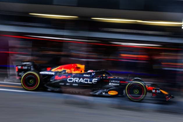F1 - AZERBAIJAN GRAND PRIX 2025 01 VERSTAPPEN Max (nld), Red Bull Racing RB21, action during the 2025 Formula 1 Qatar Airways Azerbaijan Grand Prix, 17th round of the 2025 FIA Formula One World Championship, WM, Weltmeisterschaft from September 19 to 21, 2025 on the Baku City Circuit, in Baku, Azerbaijan - BakuAzerbaijan  Copyright: xANTONINxVINCENTx