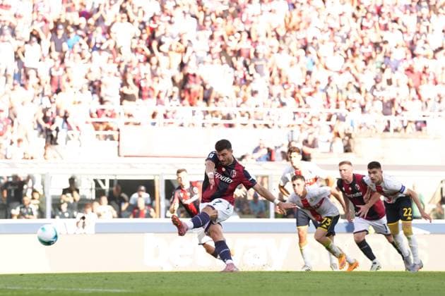 Bologna s Riccardo Orsolini goal 2-1 during the Serie A soccer match between Bologna and Genoa at the Renato DallÕAra Stadium in Bologna, north Italy - Saturday, September 20, 2025 -  Copyright: xMassimoxPaolone LaPressex