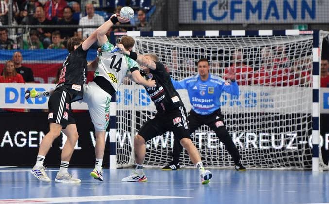 20 09 2025 Handball 1 Bundesliga DAIKIN HBL Season 2024 2025 5 Matchday HC Erlangen Metropolregion Nürnberg HCE SC Magdeburg OGo xogox Florian Scheerer 10, HC Erlangen HCE Omar Ingi Magnusson 14, SC Magdeburg Sander Andreassen Overjordet 8, HC Erlangen HCE