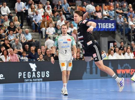 20 09 2025 Handball 1 Bundesliga DAIKIN HBL Season 2024 2025 5 Matchday HC Erlangen Metropolregion Nürnberg HCE SC Magdeburg OGo xogox Florian Scheerer 10, HC Erlangen HCE