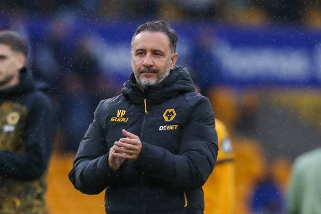 Wolverhampton Wanderers FC v Leeds United FC, Premier League Vitor Pereira Wolverhampton Wanderers Manager left frustrated at full time after another defeat during the Wolverhampton Wanderers FC v Leeds United FC English Premier League match at Molineux Stadium, Wolverhampton, England, United Kingdom on 20 September 2025 Credit: Lee Keuneke Every Second Media Editorial use only. All images are copyright Every Second Media Limited. No images may be reproduced without prior permission. All rights reserved. Premier League and Football League images are subject to licensing agreements with Football DataCo Limited. see https: www.football-dataco.com Copyright: xIMAGO EveryxSecondxMediax ESM-1593-0066 LeexKeunekex xEveryxSecondxMediax