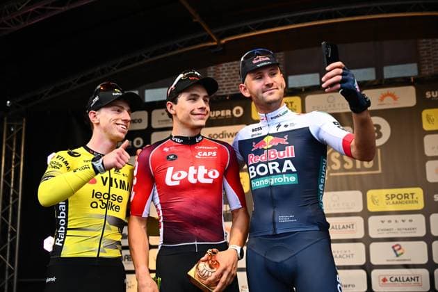 Super 8 Classic 2025 Cycling Race HAACHT, BELGIUM - SEPTEMBER 20 : De Lie Arnaud (BEL) of Lotto Cycling Team, Brennan Matthew (GBR) of Team Visma - Lease a Bike and Meens Johan (BEL) of Wagner Bazin WB during the podium ceremony of the 27th edition of Super 8 Classic an UCI ProSeries 1.Pro one day cycling road race for Men Elite of 198.9 km with start in Brakel and finish in Haacht on September 20, 2025 in Haacht, Belgium, 20 09 2025 ( Motordriver Rodrique Verfaillie - Haacht Belgium  Copyright: xGvgx
