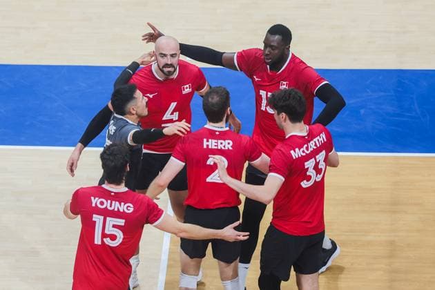 (250920) -- PASAY CITY, Sept. 20, 2025 -- Players of Canada celebrate scoring during the round of 16 match between Poland and Canada at the FIVB Men s World Championship, WM, Weltmeisterschaft 2025 in Pasay City, the Philippines, on Sept. 20, 2025. ) (SP)THE PHILIPPINES-PASAY CITY-FIVB MEN S WORLD CHAMPIONSHIP 2025-POLAND VS CANADA RouellexUmali 