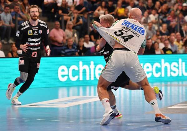 20 09 2025 Handball 1 Bundesliga DAIKIN HBL Season 2024 2025 5 Matchday HC Erlangen Metropolregion Nürnberg HCE SC Magdeburg OGo xogox Marek Nissen 6, HC Erlangen HCE Oscar Bergendahl 54, SC Magdeburg