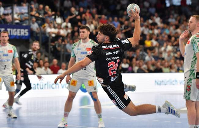 20 09 2025 Handball 1 Bundesliga DAIKIN HBL Season 2024 2025 5 Matchday HC Erlangen Metropolregion Nürnberg HCE SC Magdeburg OGo xogox Hans Lukas Willax 24, HC Erlangen HCE