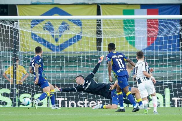 September 20, 2025, Verona, VR: FC Juventus s Francisco Conceicao scores the goal 0-1 during the Italian Serie A soccer match Hellas Verona vs FC Juventus at Stadio Marcantonio Bentegodi in Verona, Italia, 20 September 2025. .ANSA EMANUELE PENNACCHIO. Soccer: Serie A; Hellas Verona Vs FC Juventus  - ZUMAa110 20250920_zaf_a110_024 Copyright: xEmanuelexPennacchiox