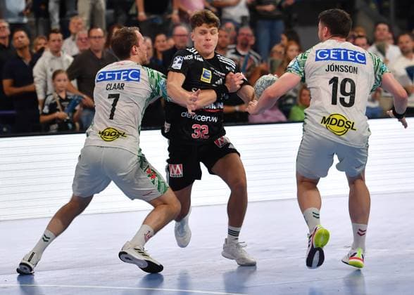 20 09 2025 Handball 1 Bundesliga DAIKIN HBL Season 2024 2025 5 Matchday HC Erlangen Metropolregion Nürnberg HCE SC Magdeburg OGo xogox Felix Claar 7, SC Magdeburg Maxsim Lochman 32, HC Erlangen HCE Elvar Örn Jonsson 19, SC Magdeburg