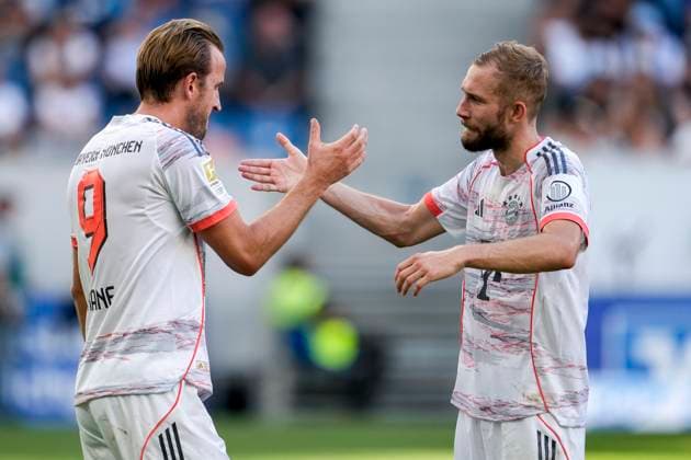 from left goalscorer Harry Kane FC Bayern, 9 , Konrad Laimer FC Bayern, 27 , players of FC Bayern Munich, cheer about the goal to 0 3, jubilation, goal celebration, celebrate the goal, goal, celebration, cheers about the goal, joy, joy, rejoices, optimistic, positive, game scene, highlight, action, 20 09 2025, Sinsheim Germany , Soccer, Bundesliga, TSG 1899 Hoffenheim FC Bayern Munich, DFB DFL REGULATES PROHIBIT ANY USE OF PHOTOGRAPHS AS IMAGE SEQUENCES AND OR QUASI VIDEO xozx