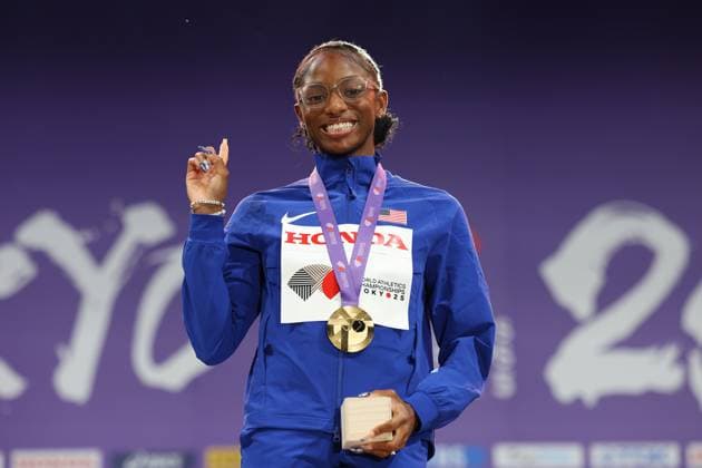 September 20, 2025, Tokyo, Japan: MELISSA JEFFERSON-WOODEN of USA celebrates with her Gold Medal in the Women s 200m Medal Ceremony at the Tokyo 2025 World Athletics Championships in Tokyo, Japan. Athletics 2025: World Championships Tokyo: Women s 200m  - ZUMAt 20250920_jkc_c179_001 Copyright: xMickaelxChavetx