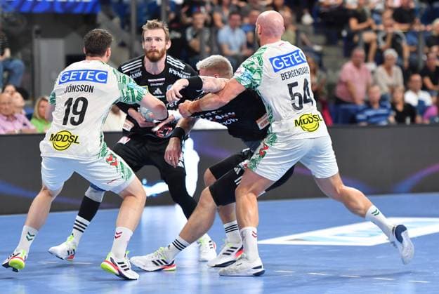 20 09 2025 Handball 1 Bundesliga DAIKIN HBL Season 2024 2025 5 Matchday HC Erlangen Metropolregion Nürnberg HCE SC Magdeburg OGo xogox Elvar Örn Jonsson 19, SC Magdeburg Antonio Metzner 27, HC Erlangen HCE Marek Nissen 6, HC Erlangen HCE Oscar Bergendahl 54, SC Magdeburg