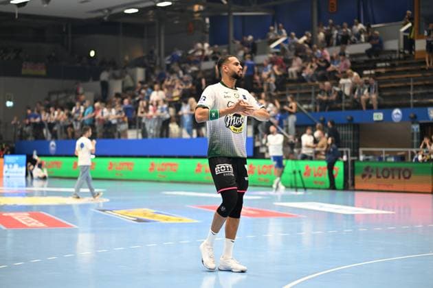 Philipp Ahouansou 19 HSG Wetzlar positions itself on the pitch in the Werner Assmann Halle in Eisenach DAIKIN Handball ThSV Eisenach against HSG Wetzlar 20 09 2025 Copyright: xJoshuaxHildebrandtx