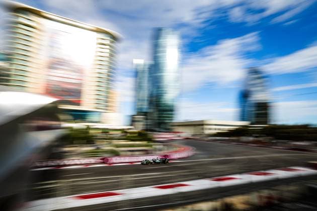 F1 - AZERBAIJAN GRAND PRIX 2025 63 RUSSELL George (gbr), Mercedes AMG F1 Team W16, action during the 2025 Formula 1 Qatar Airways Azerbaijan Grand Prix, 17th round of the 2025 FIA Formula One World Championship, WM, Weltmeisterschaft from September 19 to 21, 2025 on the Baku City Circuit, in Baku, Azerbaijan - BakuAzerbaijan  Copyright: xFLORENTxGOODENx