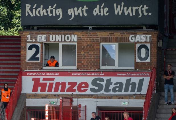 Soccer, Women, Season 2025 2026, Google Pixel Women Bundesliga 3 Matchday , 1 FC Union Berlin SGS Essen 2 0 , Scoreboard with 2 0 final score, 20 09 2025, Copyright: xMatthiasxKochx