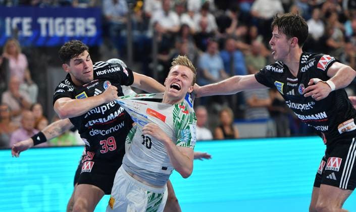 20 09 2025 Handball 1 Bundesliga DAIKIN HBL Season 2024 2025 5 Matchday HC Erlangen Metropolregion Nürnberg HCE SC Magdeburg OGo xogox Tobias Buck 39, HC Erlangen HCE Gisli Thorgeir Kristjansson 10, SC Magdeburg