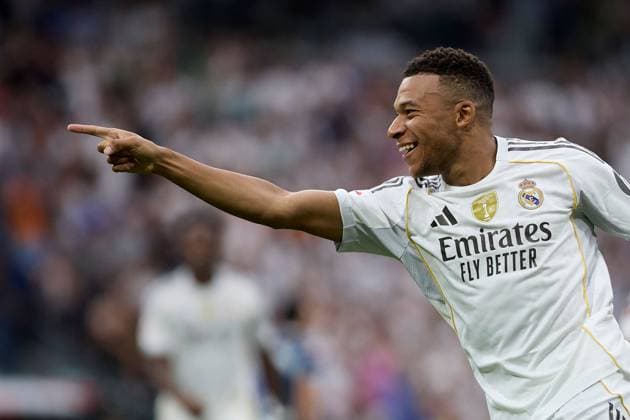Kylian Mbappe of Real Madrid CF celebrates after scoring a goal Real Madrid v Espanyol, La Liga, Football, Estadio Santiago Bernabu, Madrid, Spain - 20 Sep 2025Madrid Estadio Santiago Bernabu Spain  Copyright: xRubenxAlbarran Shutterstockx 15495880ch