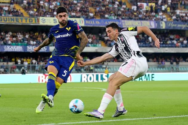 Juventus Andrea Cambiaso during the Serie A soccer match between Hellas Verona and Juventus at the Bentegodi Stadium in Verona, north west Italy - Saturday, September 20, 2025. - Soccer .  Copyright: xPaolaxGarbuio Lapressex