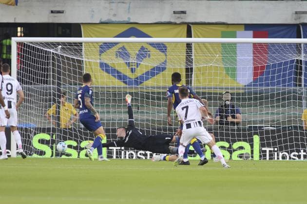 CALCIO - Serie A - Hellas Verona FC vs Juventus FC Francisco Conceicao of Juventus FC scores a goal during Hellas Verona FC vs Juventus FC, 4Â° Serie A Enilive 2025-26 game at Marcantonio Bentegodi stadium in Verona (VR), Italy, on September 20, 2025. Verona Italy  Copyright: xIPAxSport ABACAx